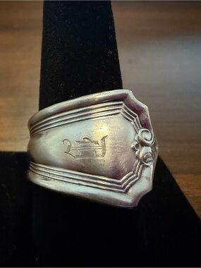 D Engraved Spoon Ring